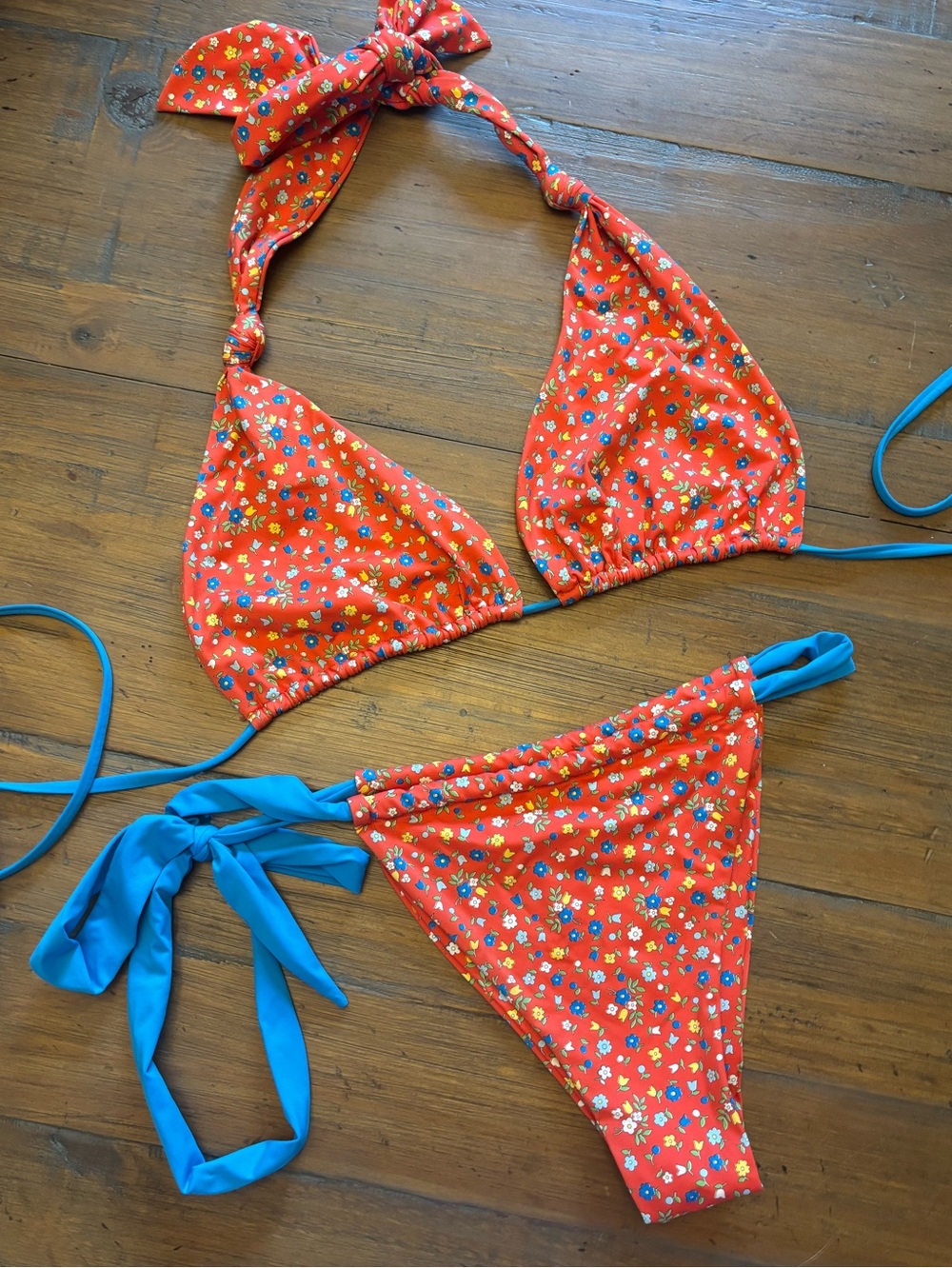 Frankie’s bikinis seaside foam bikini set